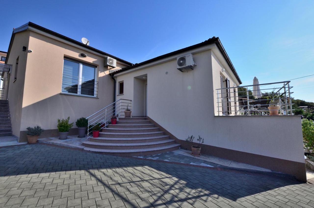 Apartments Golden Hour Jurdani Exterior photo