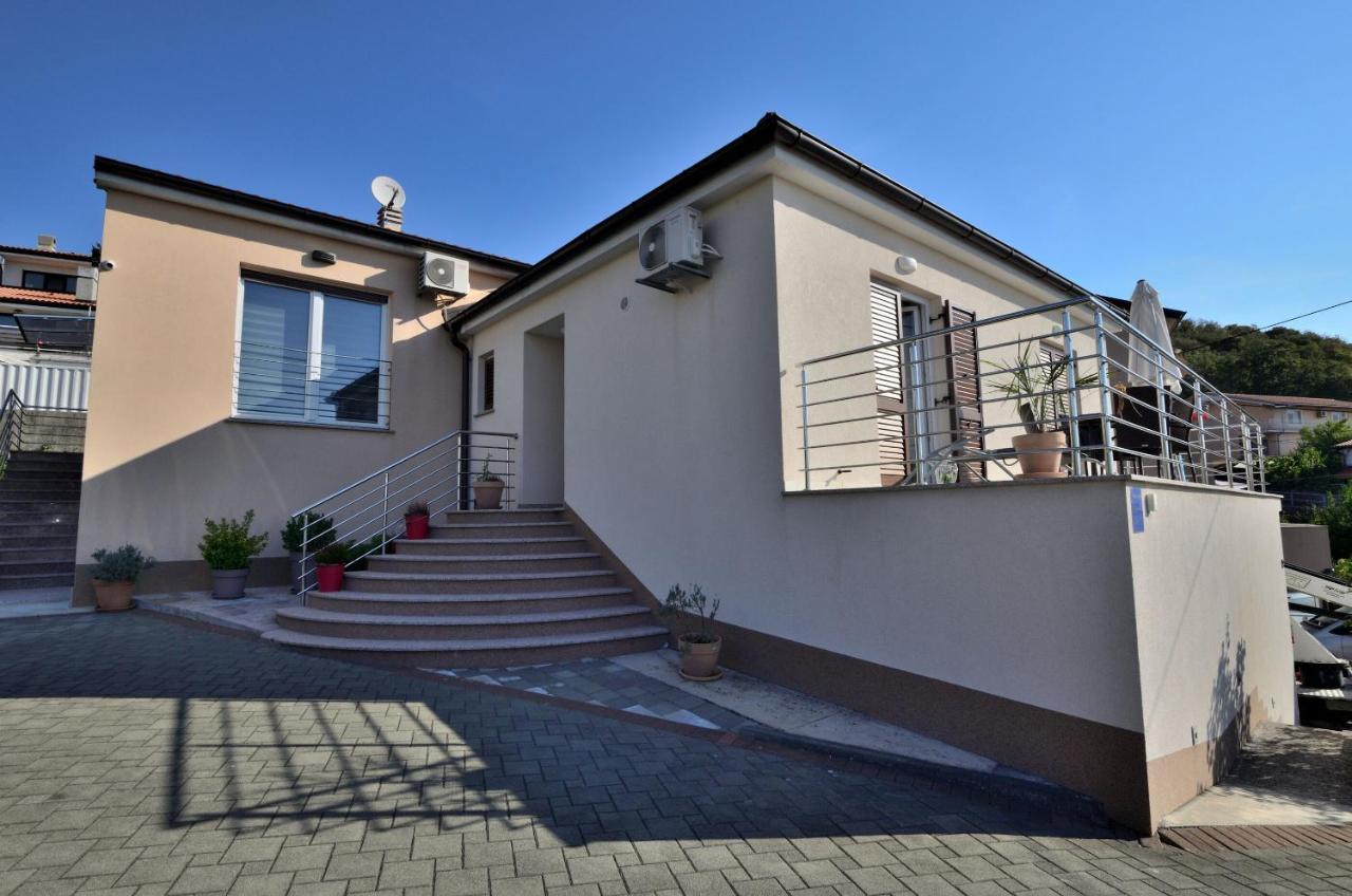 Apartments Golden Hour Jurdani Exterior photo