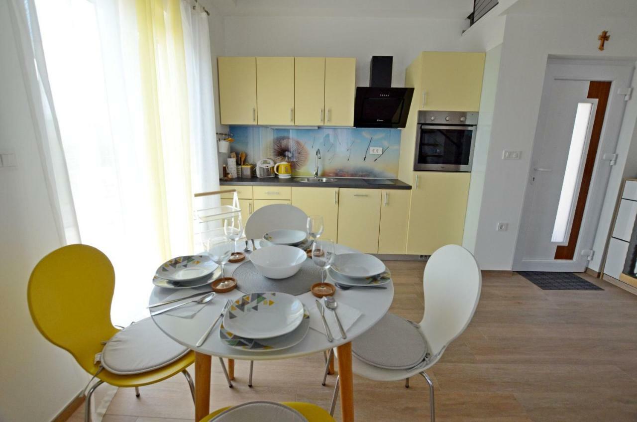 Apartments Golden Hour Jurdani Exterior photo