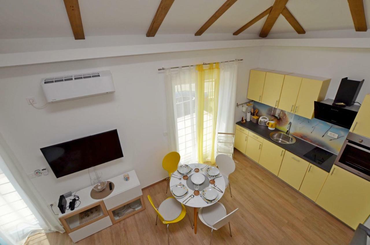Apartments Golden Hour Jurdani Exterior photo