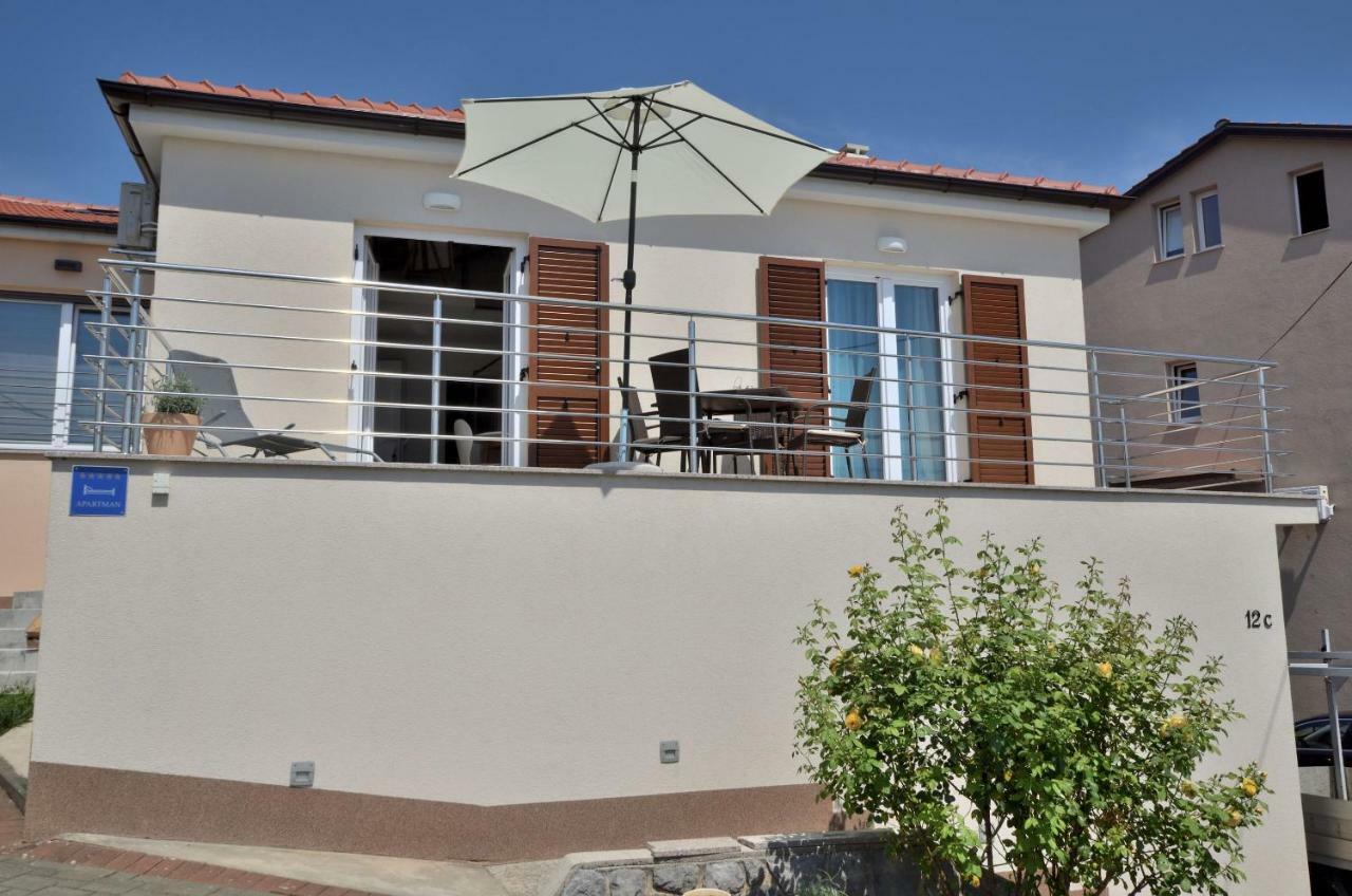 Apartments Golden Hour Jurdani Exterior photo